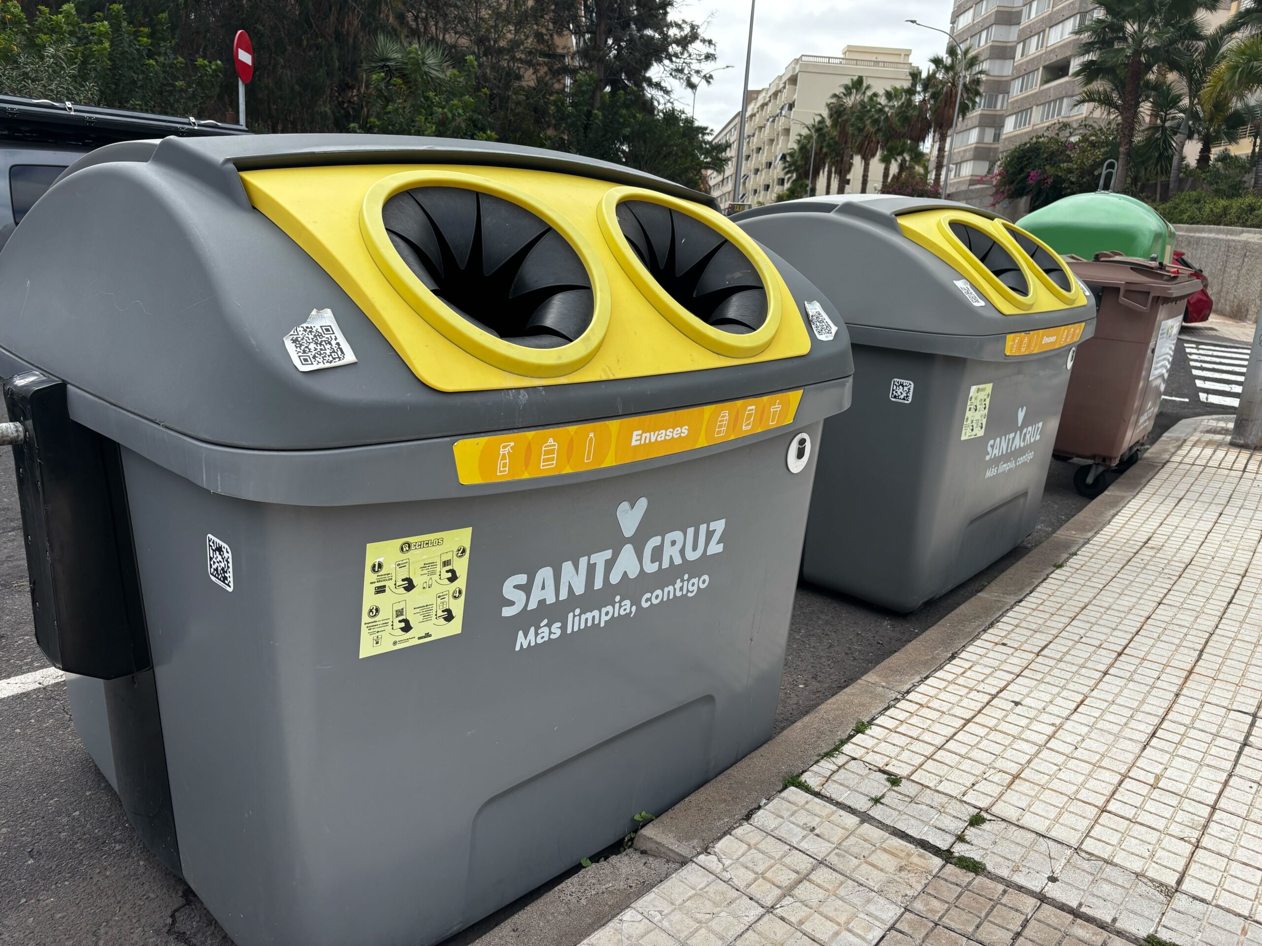 Contenedores para la separación de residuos en Santa Cruz de Tenerife
